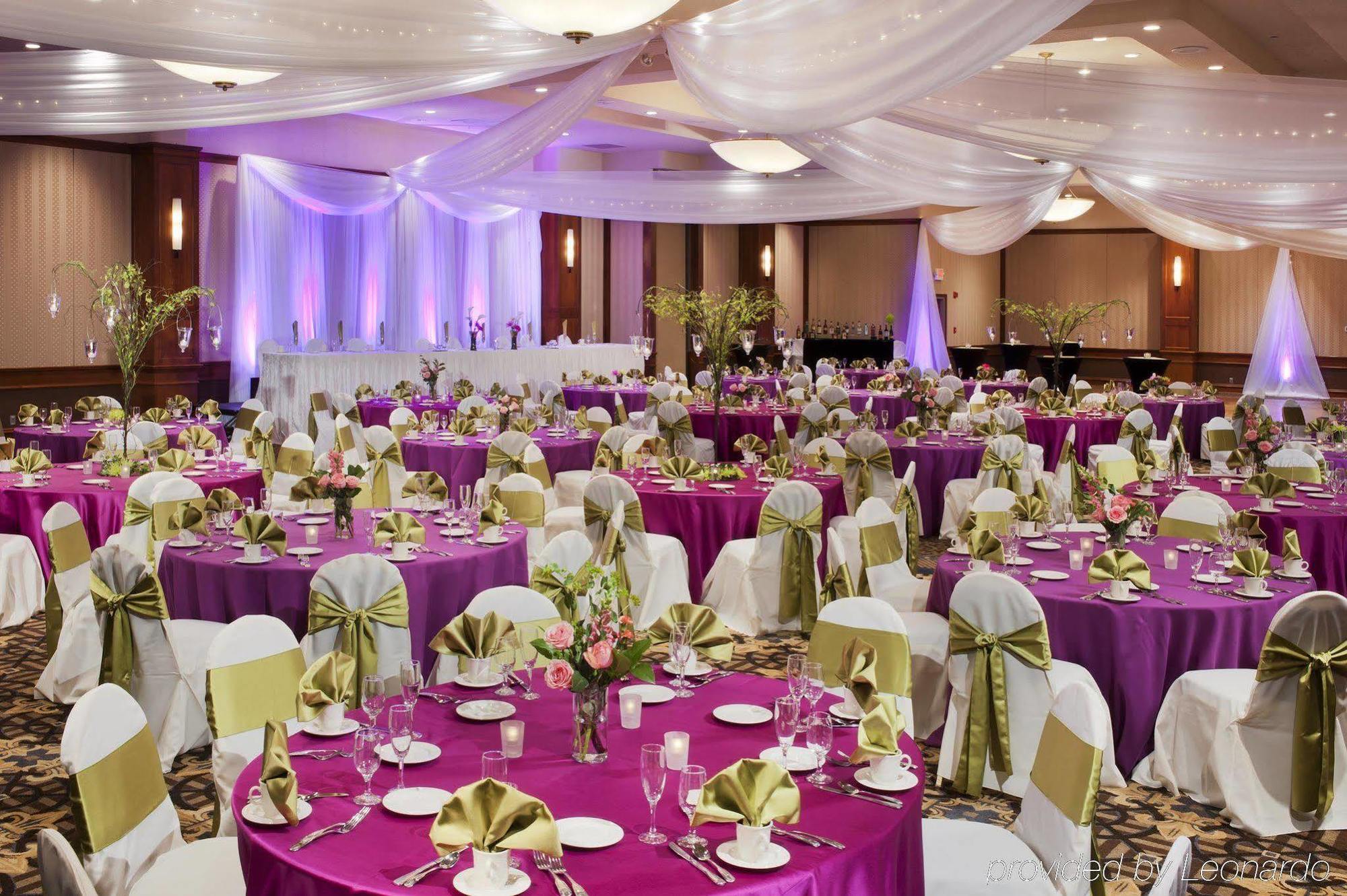 Doubletree By Hilton Minneapolis Park Place Saint Louis Park Restaurant bilde